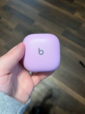 Beats Wireless Earbuds with Charging Case - Lavender